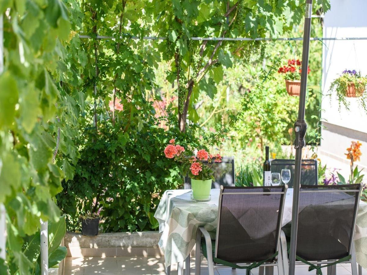 Apartments Beba - Peaceful Location Трогір Екстер'єр фото