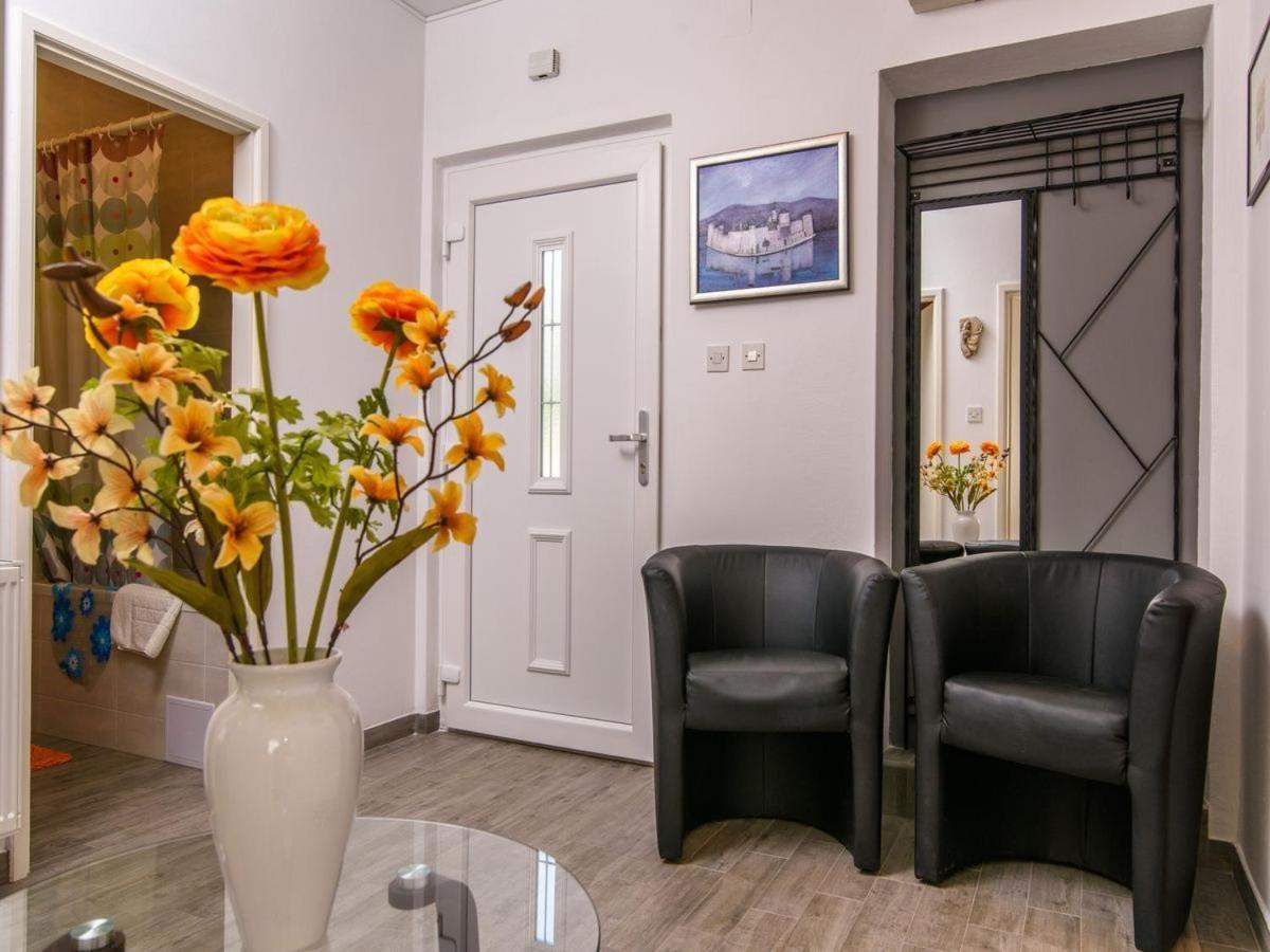 Apartments Beba - Peaceful Location Трогір Екстер'єр фото