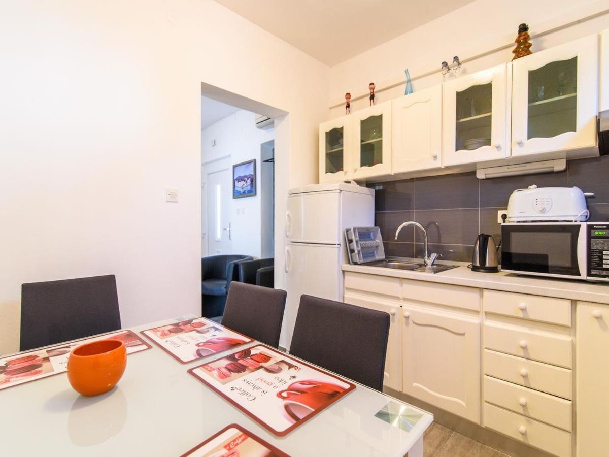 Apartments Beba - Peaceful Location Трогір Екстер'єр фото
