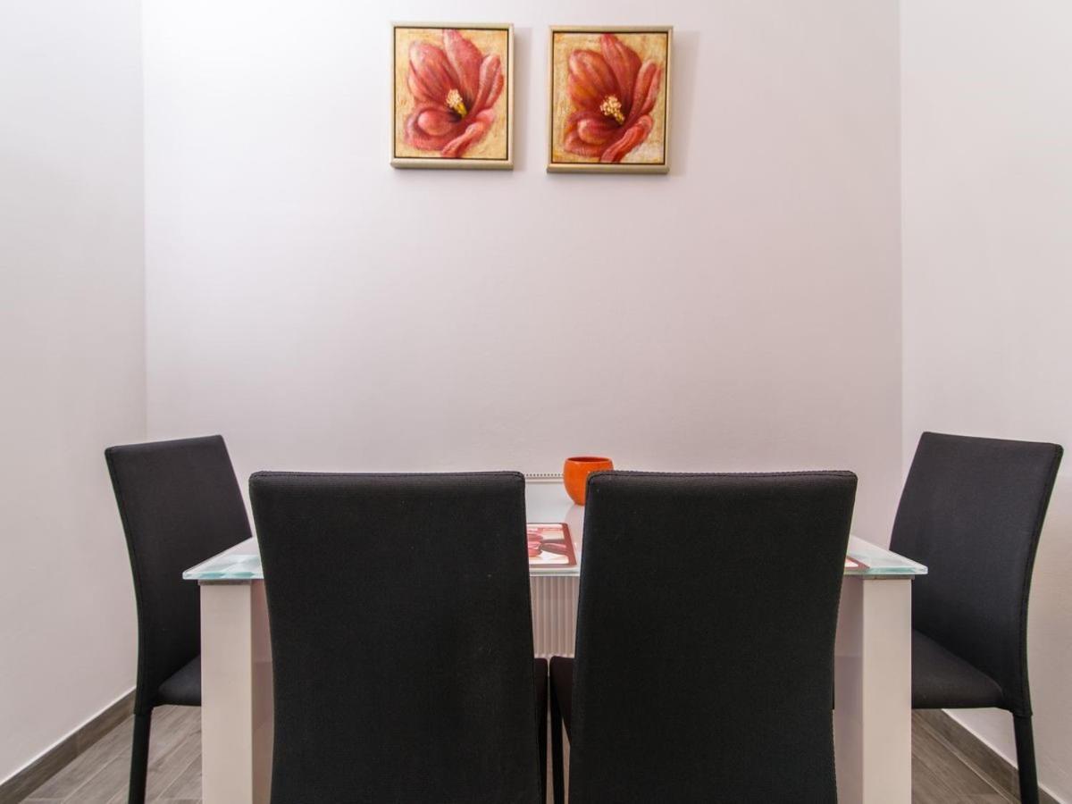 Apartments Beba - Peaceful Location Трогір Екстер'єр фото