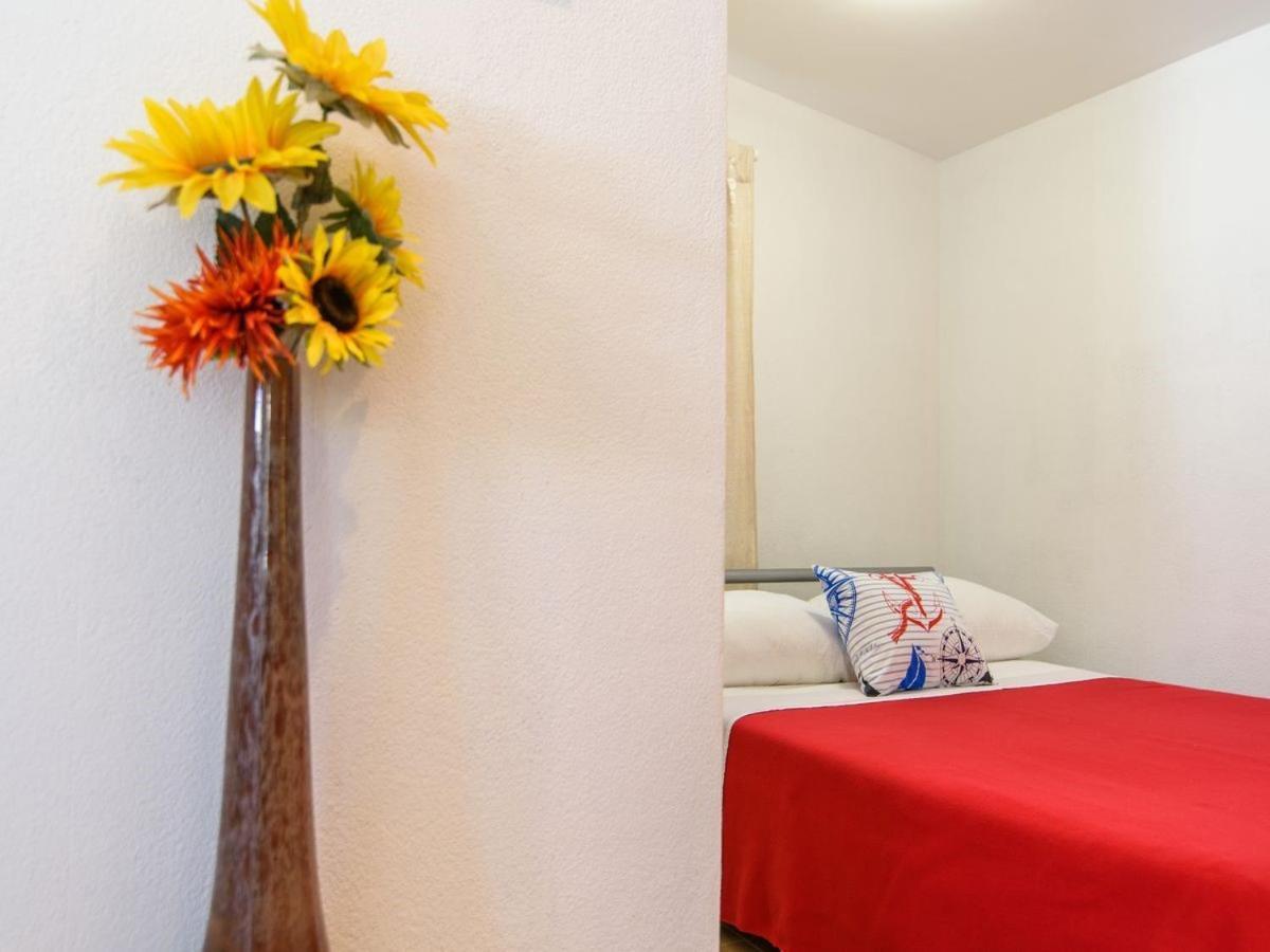 Apartments Beba - Peaceful Location Трогір Екстер'єр фото