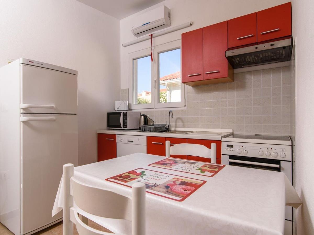 Apartments Beba - Peaceful Location Трогір Екстер'єр фото