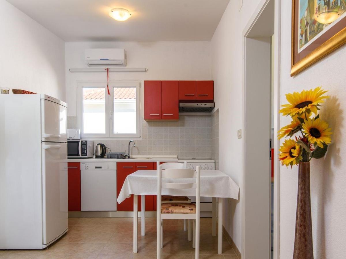Apartments Beba - Peaceful Location Трогір Екстер'єр фото